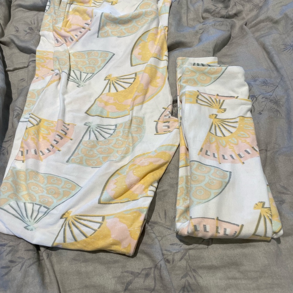 Lularoe mom and me leggings set, size tall curvy and s/m kids